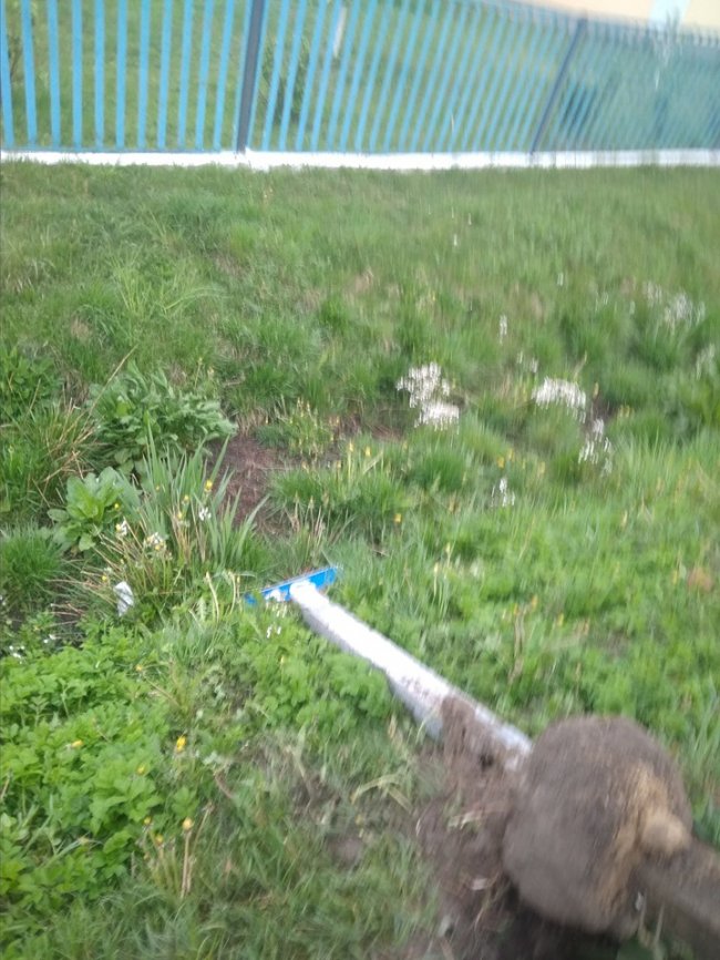 У селі на Волині невідомі повалили дорожні знаки. ФОТО