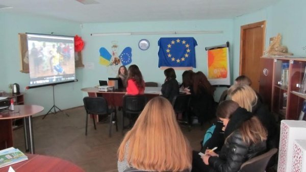 Луцьким гімназисткам розповіли про фемінізм