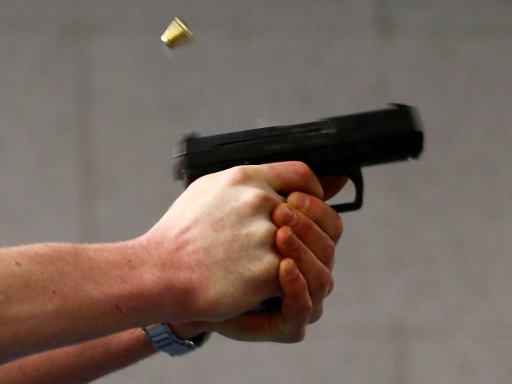 На Волині чоловік стріляв у власника магазину через придбаний товар