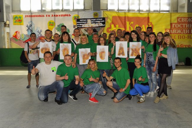 Конкурси, ігри, розваги: як ПриватБанк святкував 25-річчя 