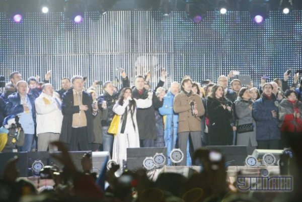 Як зустрічали Новий рік на Майдані у Києві. ФОТО