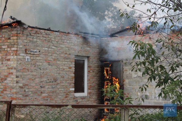 У Володимирі-Волинському горів будинок. ФОТО. ВІДЕО