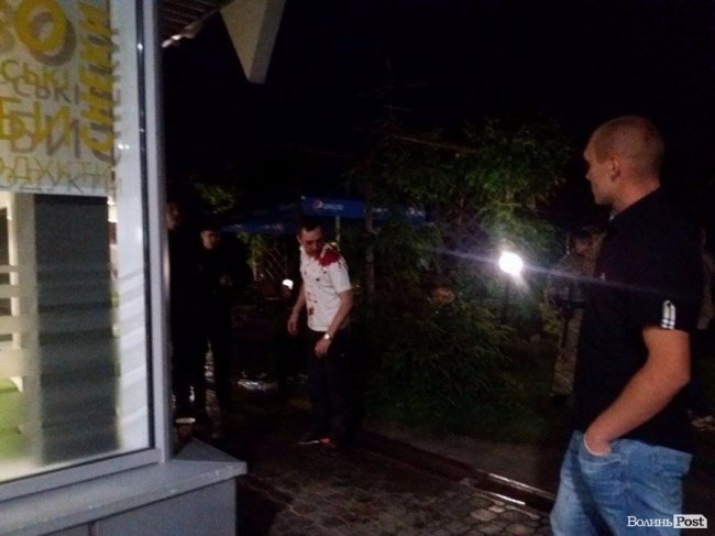 Криваві розбірки в Луцьку: дівчині погрожували зґвалтуванням