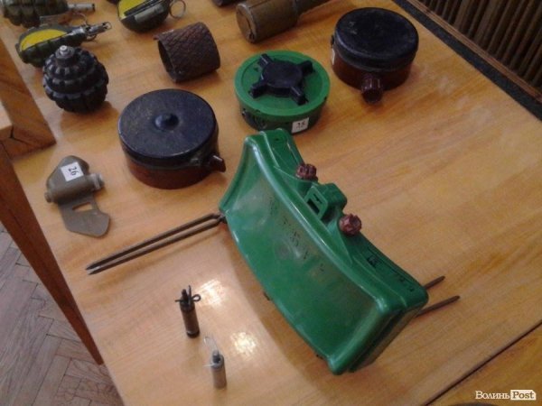 Колекція вибухівки волинських правоохоронців. ФОТО