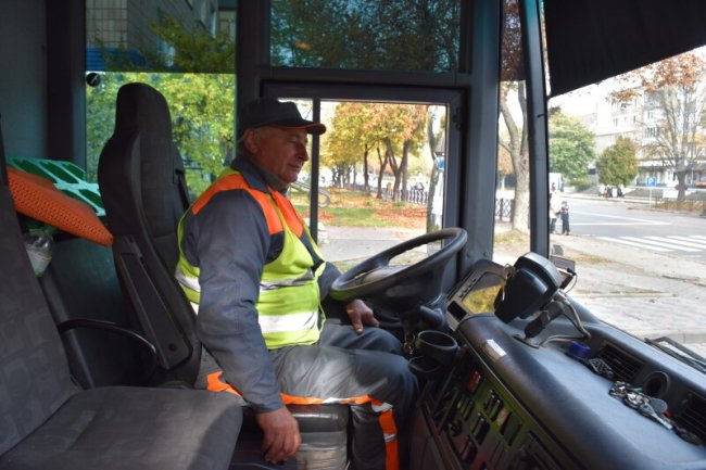 Луцьк отримав два сміттєвози від міст-партнерів з Німеччини. ФОТО