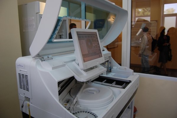 Стало відомо, що покажуть президенту в лікарні. ФОТО