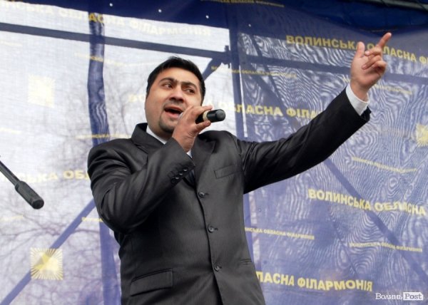 У центрі Луцька гуляли цигани. ФОТО