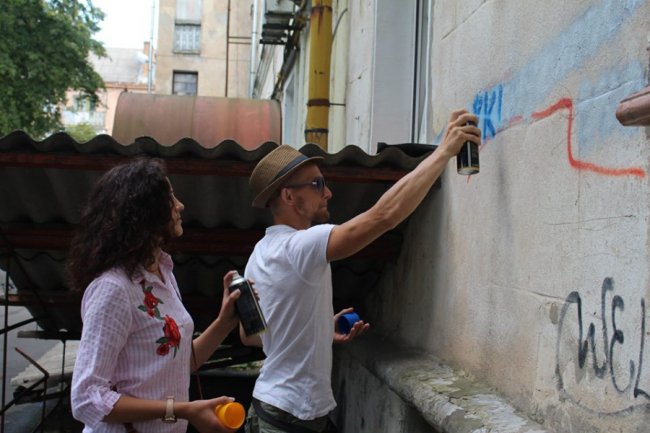 «Стоп наркотик!»: як у Луцьку боролися з небезпечною рекламою. ФОТО