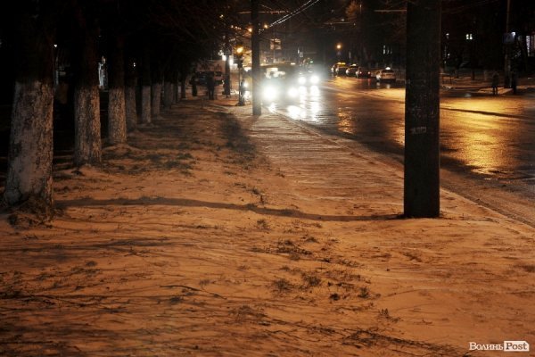 Сніг у Луцьку. ФОТО