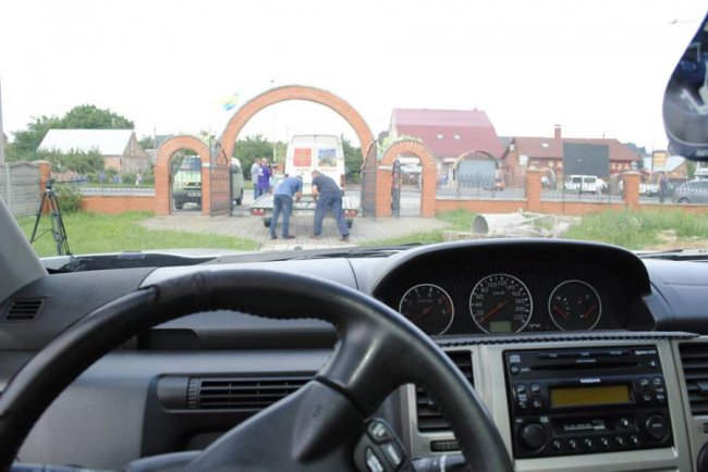 Волинські волонтери відправили джип бійцям на передову. ФОТО