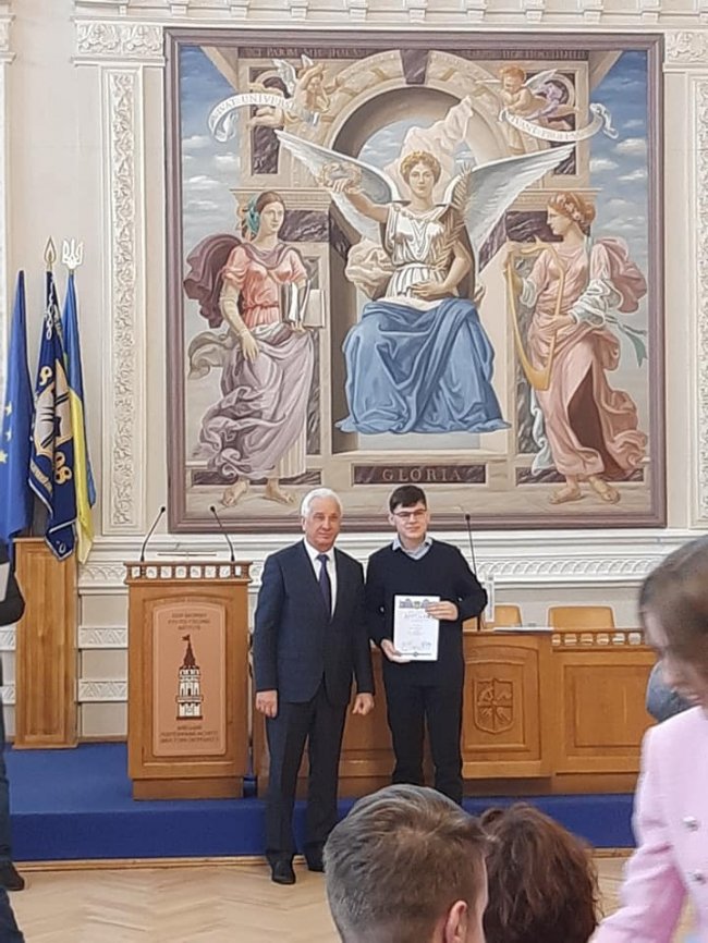 Шестеро талановитих школярів з Волині отримуватимуть президентську стипендію