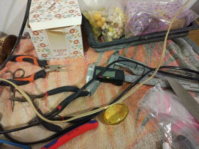 На Волині викрили злочинну групу бурштинокопачів: вилучили майно