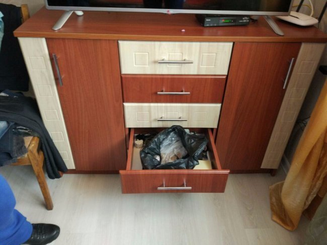 На Волині викрили злочинну групу бурштинокопачів: вилучили майно