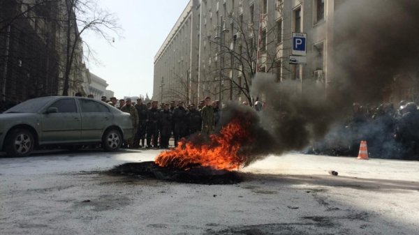 Луцькі автомайданівці протестують біля Адміністрації Президента. ФОТО. ВІДЕО