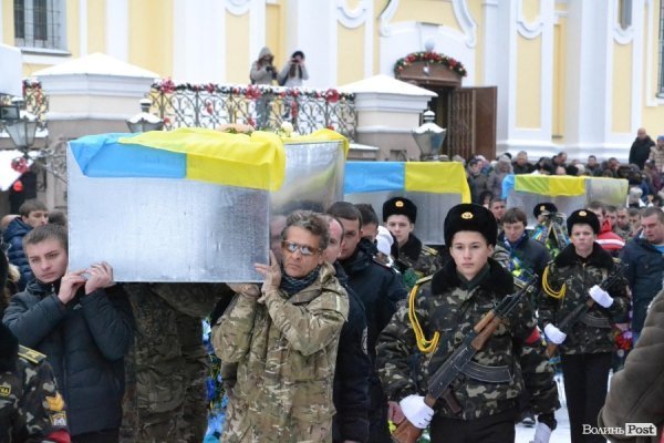 У Луцьку вшанували полеглих на Сході бійців роти «Світязь». ФОТО