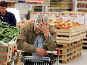 Для 43% українців вистачає грошей тільки на їжу
