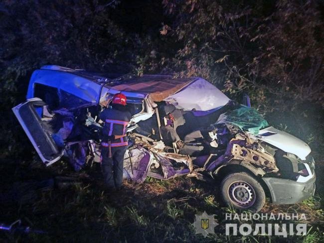 На Рівненщині маршрутка зіткнулась із вантажівкою: є загиблий і травмовані. ФОТО