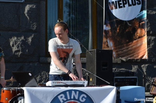 У Луцьку стартував фестиваль мильних бульбашок. ФОТО