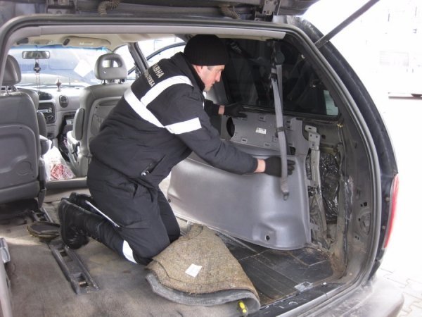 Львівські прикордонники затримали  партію бурштину на  Волині. ФОТО. ВІДЕО