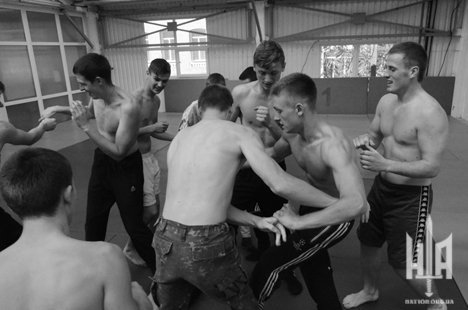 У Луцьку націоналістів вчили битися. ФОТО