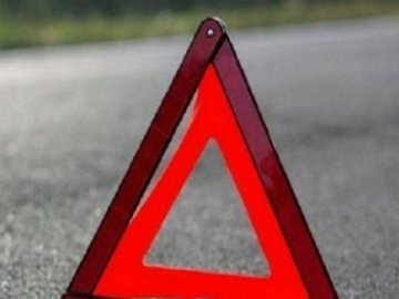 Під Луцьком авто злетіло у кювет: пасажир загинув