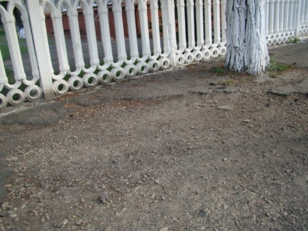 Лучани скаржаться на безгосподарність «дорожників»