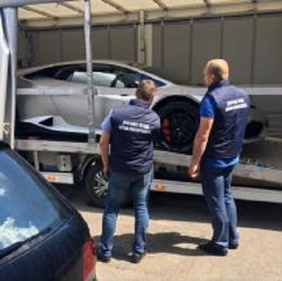 Власник новенького Lamborghini, яке нелегально ввезли через Волинь, заплатив 1,2 мільйона