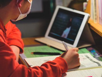 Освіта в період карантину: в луцькій школі вдосконалять систему оцінювання учнів