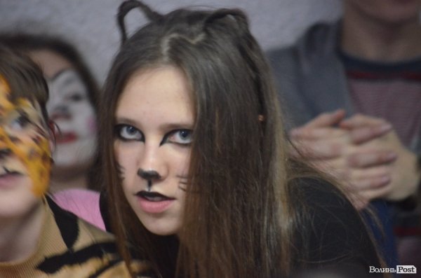 Як лучани всю ніч дивилися новорічні фільми. ФОТО 