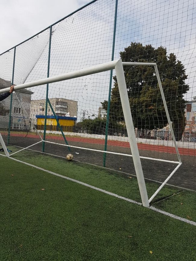 На Волині футбольні ворота впали на дитину. ФОТО