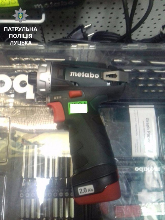 У Луцьку посеред дня обікрали магазин