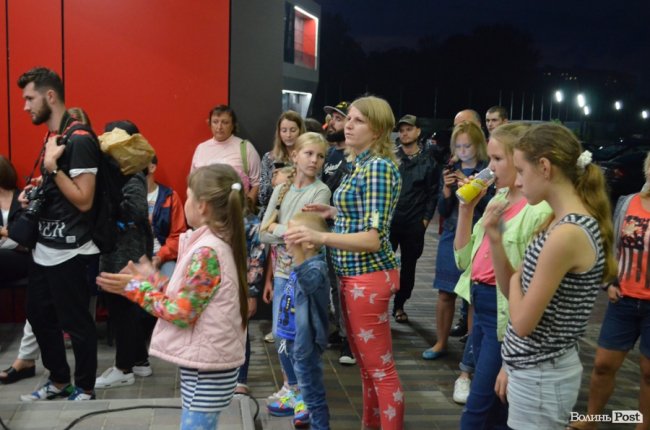 Атмосферно і затишно: у Луцьку співали в пам'ять про Скрябіна. ФОТО