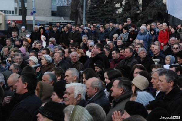 Майдан у Луцьку: Віче і хода на ДПЗ. ФОТО