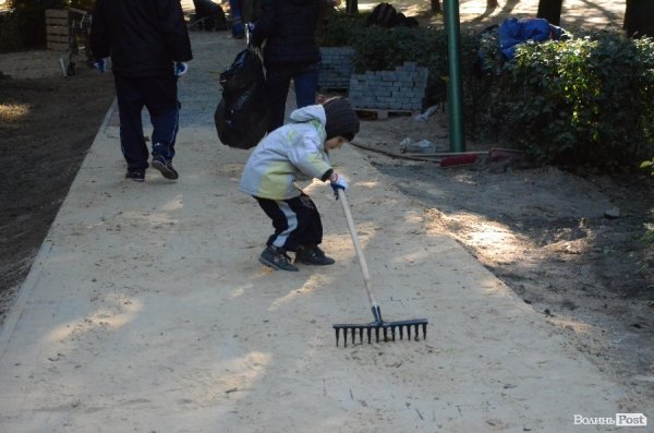 Лучани вдруге вийшли на толоку. ФОТО