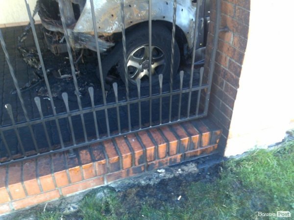 Машину екс-голови райради спалили через політику? ФОТО  