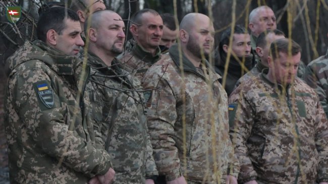 Як воїни 14 ОМБр пірнали у річку на Водохреще. ФОТО