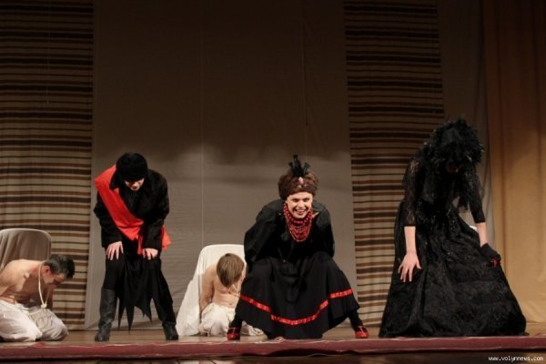 У Луцьку театрали «вклонилися» Шевченку. ФОТО