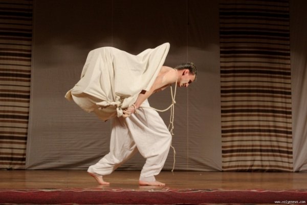 У Луцьку театрали «вклонилися» Шевченку. ФОТО