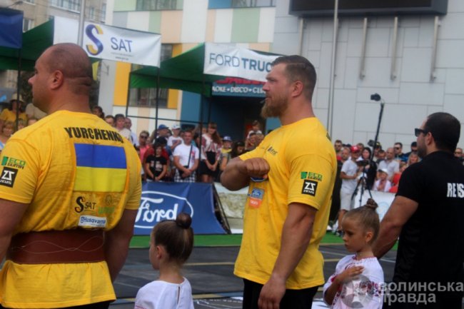 Збірна України зі стронгмену у Луцьку перемогла збірну Європи. ФОТО