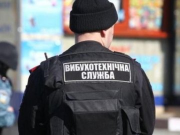 Киянин, якому не вистачило грошей на жетон, «замінував» метро