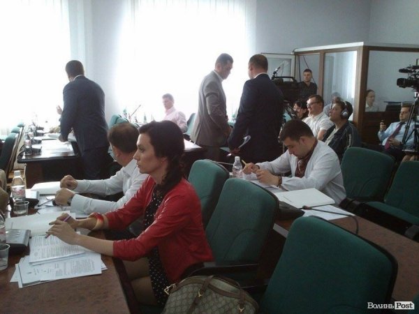 Депутатів Луцькради посадили по-новому. ФОТО