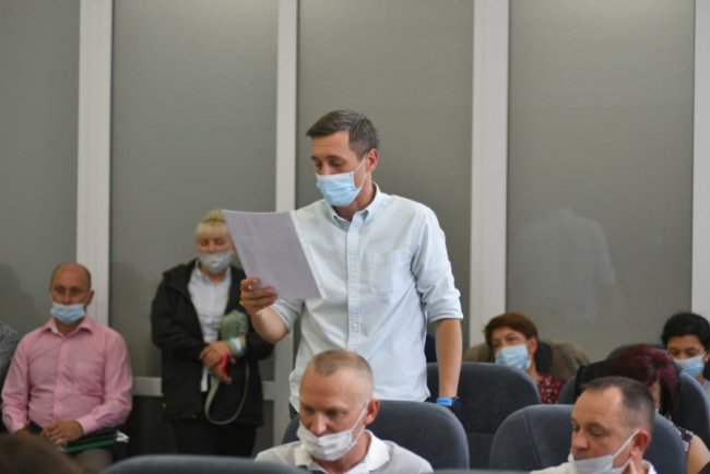 У Підгайцях з сесії «попросили» всіх мешканців та атовців: пояснили, що через ковід