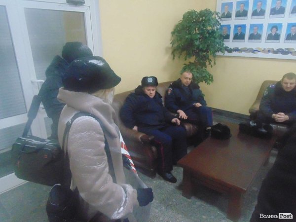 «Бандити і міліція – одна коаліція» - у Луцьку «тролять» управління МВС. ФОТО