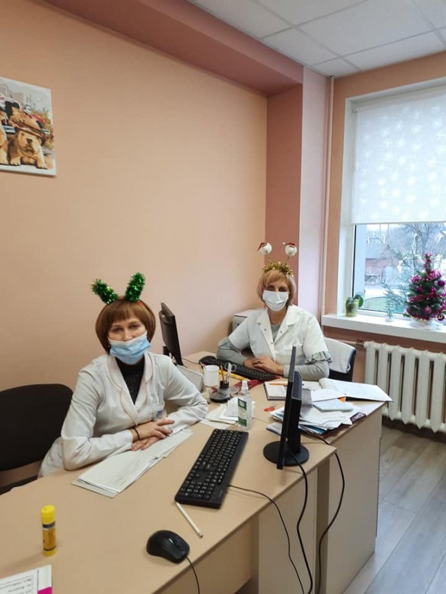 Медики з Волині влаштували новорічний флешмоб для маленьких пацієнтів. ФОТО