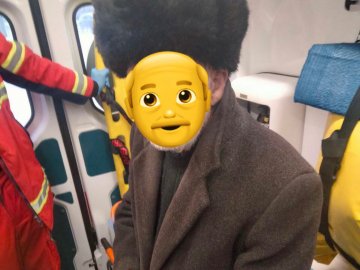 Луцькі патрульні допомогли дідусеві знайти свій дім