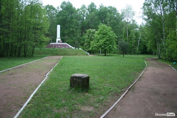 Партизанський музей у Лопатні: уламок ідеології чи місце пам’яті героїв?