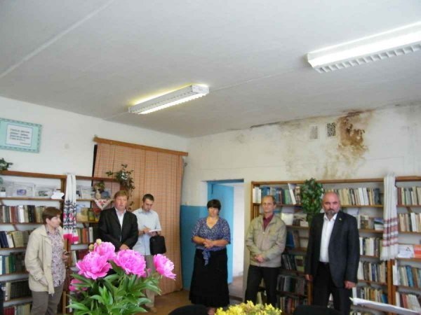 Депутатам влаштували турне клубами Волині. ФОТО