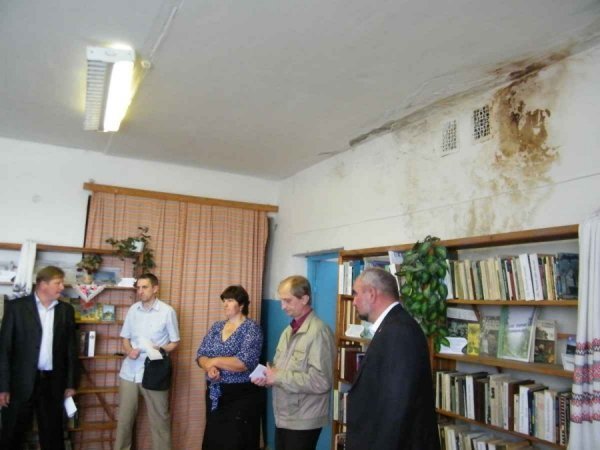 Депутатам влаштували турне клубами Волині. ФОТО