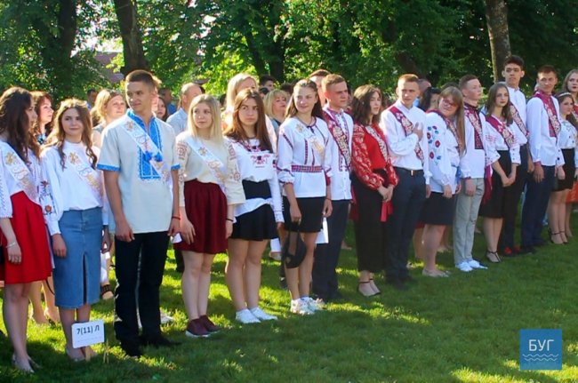 Останній дзвоник у Володимирі. ФОТО