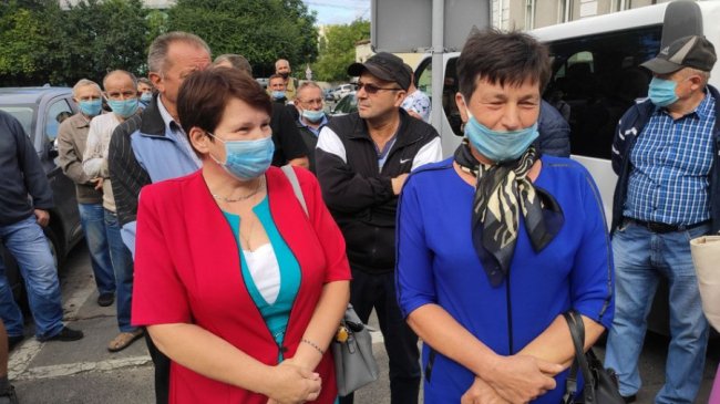 Працівники ДКП «Луцьктепло», яким 4 місяці не виплачують зарплату, вийшли на акцію протесту. ФОТО